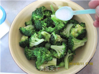 Small Intestine Cold Dish--broccoli with Oyster Sauce recipe