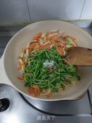 Stir-fried Black Bean Sprouts recipe