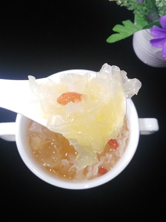 Chinese Wolfberry and White Fungus Soup recipe