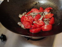 Stir-fried Ebony Chicken with Tomato recipe