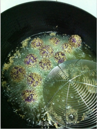 Purple Temptation-purple Sweet Potato Sesame Ball recipe