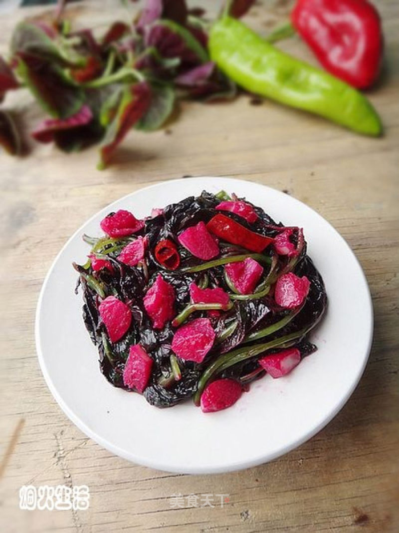 Stir-fried Red Amaranth with Garlic recipe