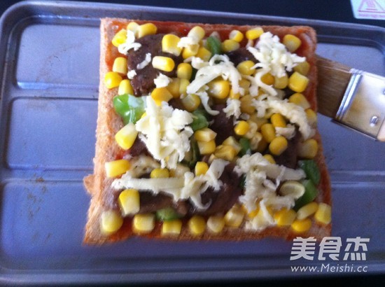 Pork Chop Corn Toast Pizza recipe