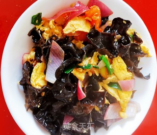 Fried Fungus, Eggs, Onions, Tomatoes recipe