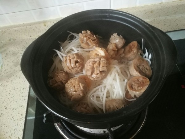 White Radish Beef Balls in Clay Pot recipe