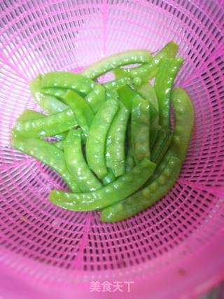 Fried Snow Peas with Fish Belly recipe