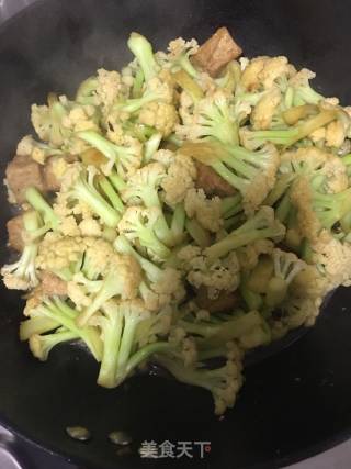Stir-fried Cauliflower with Tofu in Oil recipe