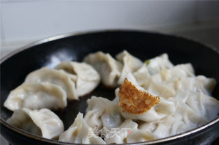 #春食野菜香# Fried Dumplings with Wild Parsley recipe