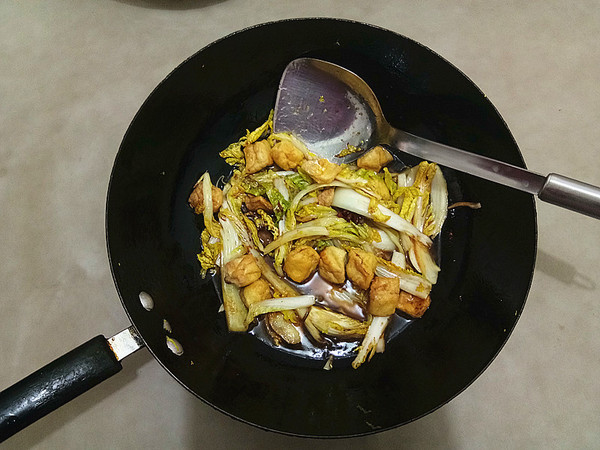 Baby Cabbage Stewed with Tofu Puffs recipe