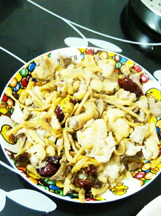 Steamed Chicken with Golden Needle and Red Dates