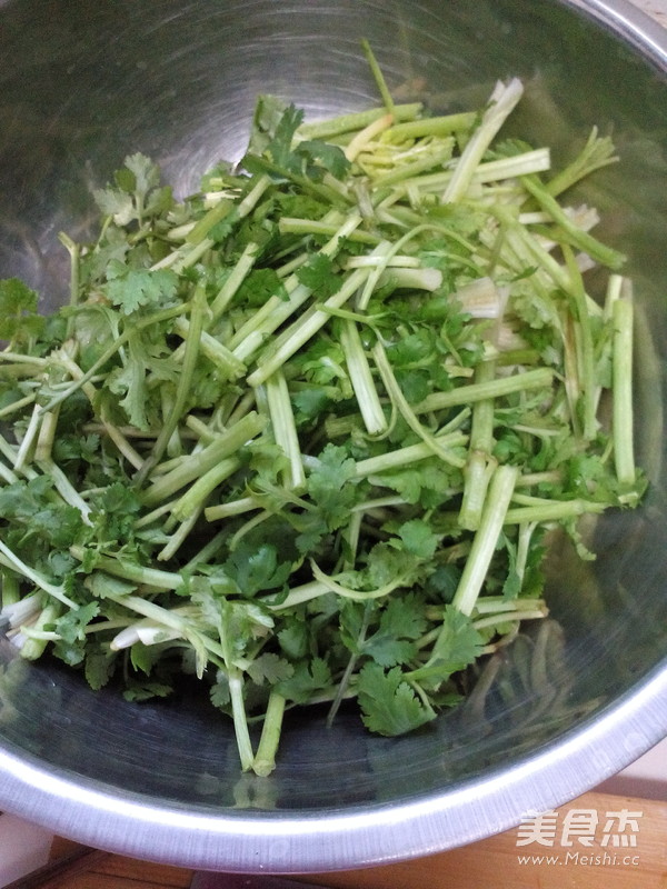 Beef Stir-fried Cilantro recipe