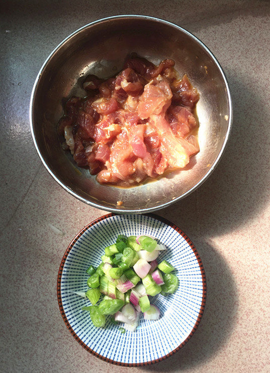 Stir-fried Cold Potato with Chopped Pepper and Shredded Pork recipe