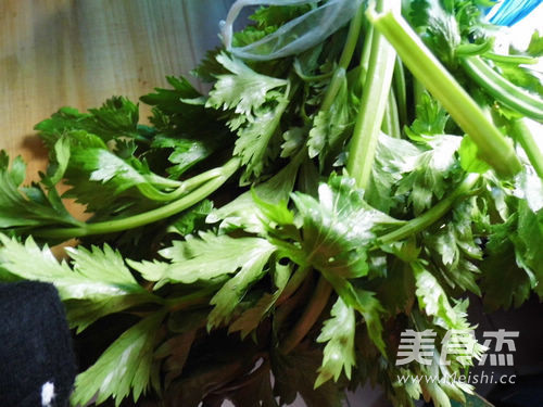 Celery Golden Wowotou recipe