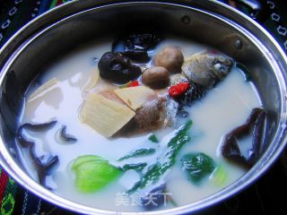 【winter Healthy Vegetables】---mushroom Crucian Carp Soup recipe