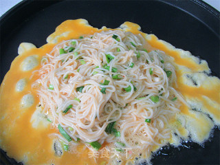 Noodle Omelette recipe