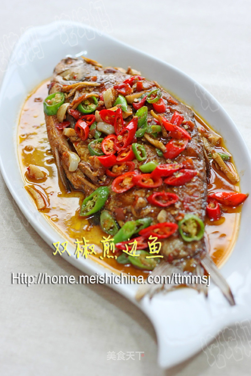 Home-cooked Dishes Should Also Pay Attention to Color Matching with Double Pepper Fried Fish recipe