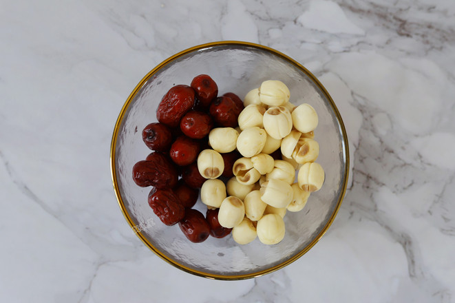 Barley, Red Dates and Tremella Soup recipe