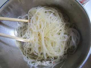 Steamed Loofah with Chopped Pepper and Vermicelli recipe