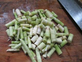 Stir-fried Peanuts with Wild Bamboo Shoots recipe