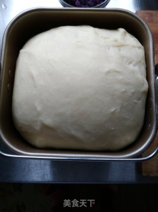 Purple Sweet Potato Bread Roll recipe