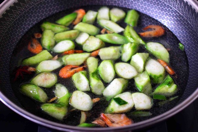 Stewed Pork Blood with Loofah and Shrimp recipe