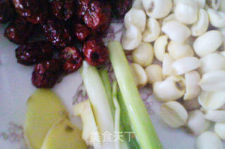 Stewed Chicken Soup with Red Dates and Lotus Seeds recipe