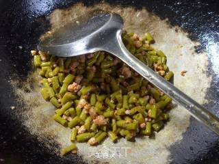 Stir-fried Sour Beans with Minced Pork recipe