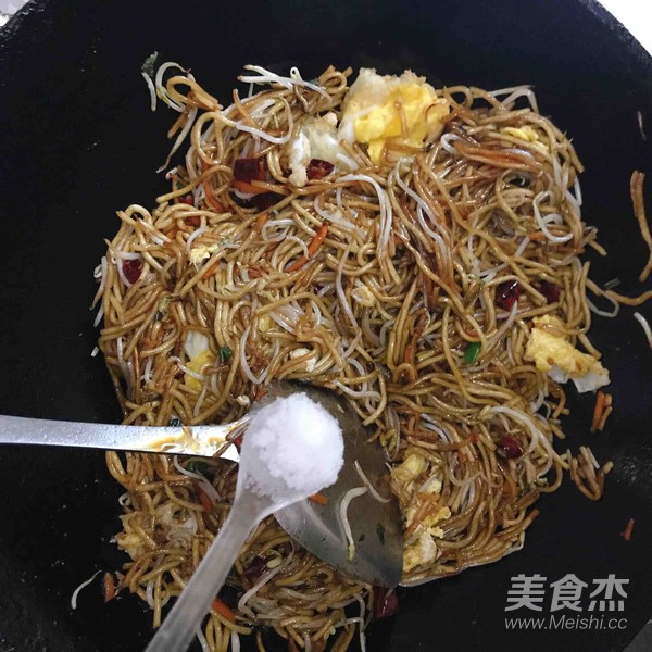 Fried Noodles with Mung Bean Sprouts and Eggs recipe