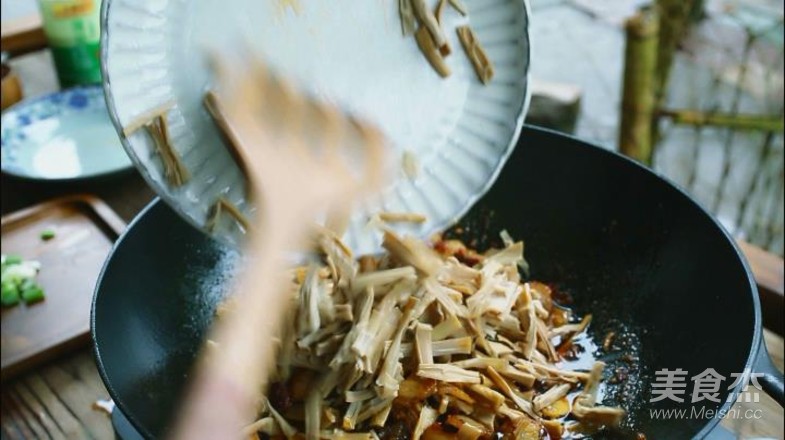 Stir-fried Twice-cooked Pork with Dried Bamboo Shoots recipe