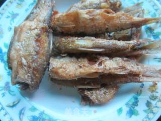 Hakka Dishes ------ Dry-boiled Little River Fish recipe