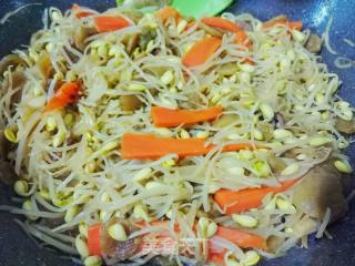 Stir-fried Fragrant Bean Sprouts with Tribute Vegetables recipe