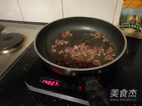 Mushroom Beef Fried Noodles recipe