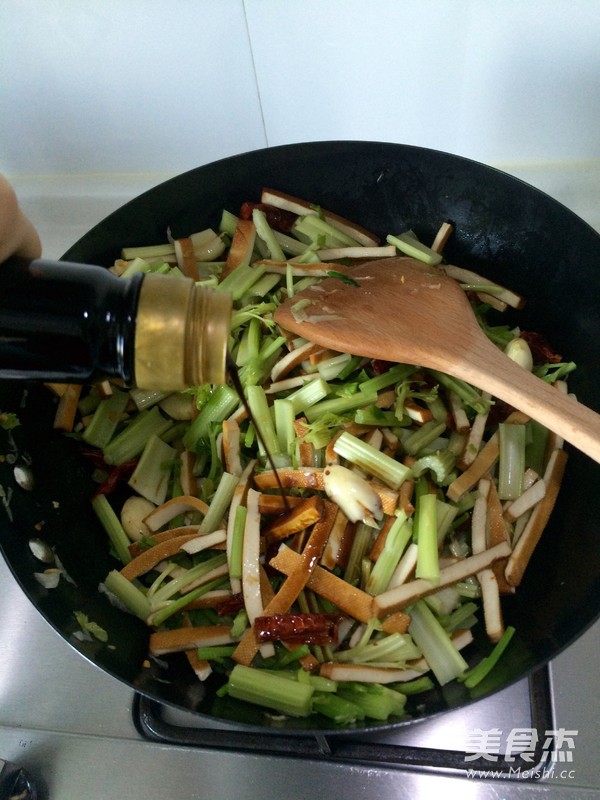 Celery Sauteed Dry recipe