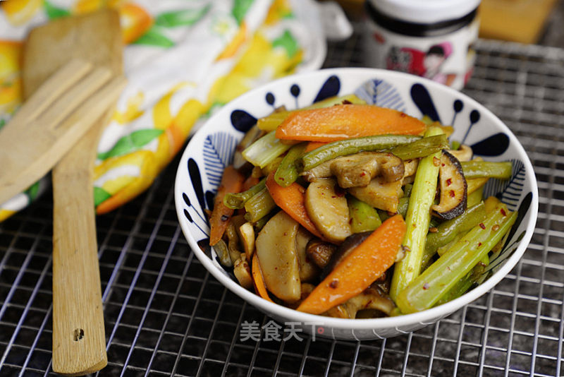 Vegetarian Six-flavor Stir-fry recipe