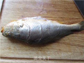 Braised Yellow Croaker in Sauce recipe