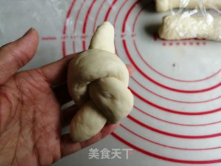 Condensed Milk Wreath Bread recipe