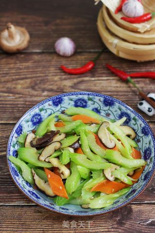 Vegetarian Fried Celery and Shiitake Mushrooms recipe