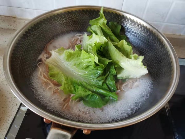 Soba Noodles with Eggs and Vegetables recipe