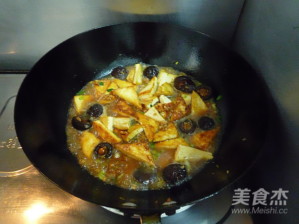 Soy Sauce Stewed Tofu in Clay Pot recipe