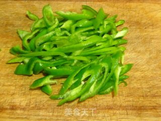 Stir-fried Bean Curd with Green Pepper recipe