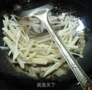 Stir-fried Lotus Root with Leeks recipe