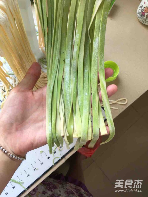 Tomato and Egg Colored Noodles recipe