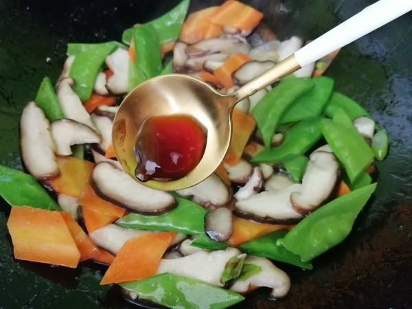 Stir-fried Snow Peas with Shiitake Mushrooms recipe
