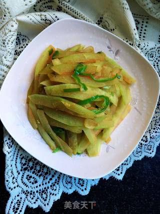 Stir-fried Watermelon Rind with Green Pepper recipe