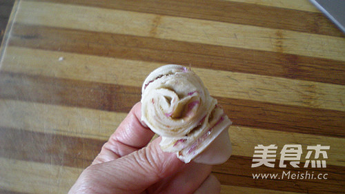 Crispy Rose Roll recipe