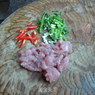 Capers and Lean Pork Noodles recipe