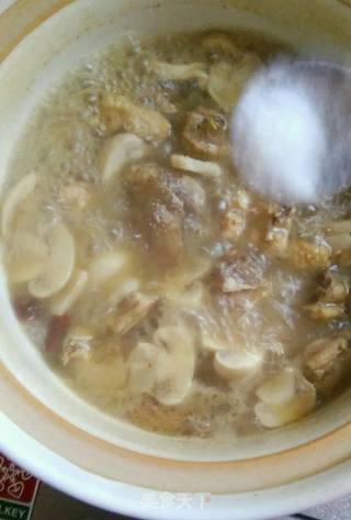 Stewed Chicken with Straw Mushrooms recipe