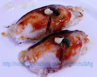 Japanese Style Fishy-free Mackerel Sushi (with Japanese Authentic Teriyaki Sauce, Green Sauce, Homemade Vinegar Rice) recipe