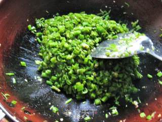 Stir-fried Convolvulus Stems with Green Peppers recipe