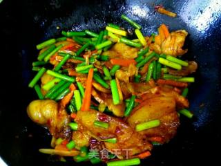 Twice-cooked Pork with Garlic Moss recipe